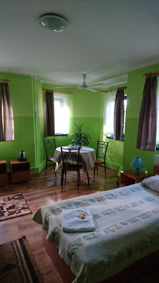 Hotelik WARMIA -Pensjonat, Hostel Lidzbark Warmiński Eksteriør bilde
